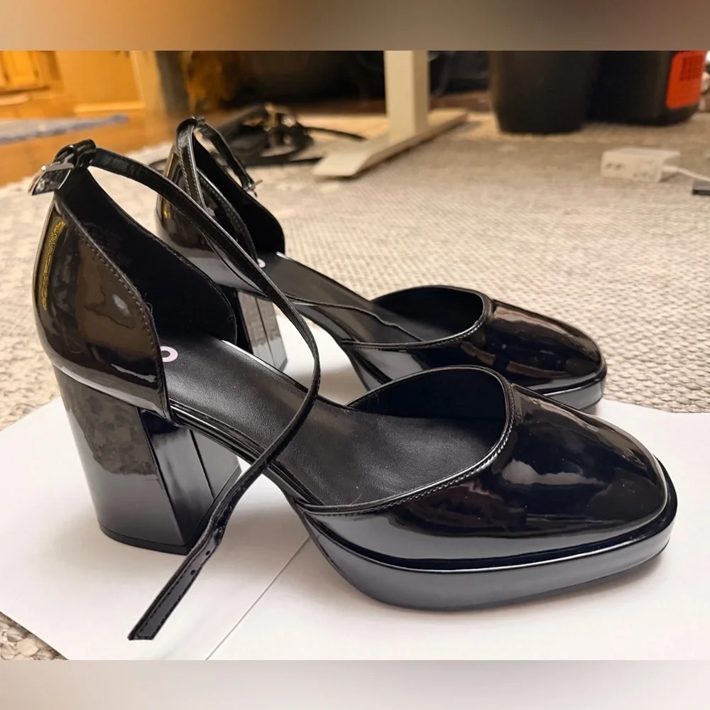 SO Black Glossy Platform Mary Jane Heels - Picture 4 of 6